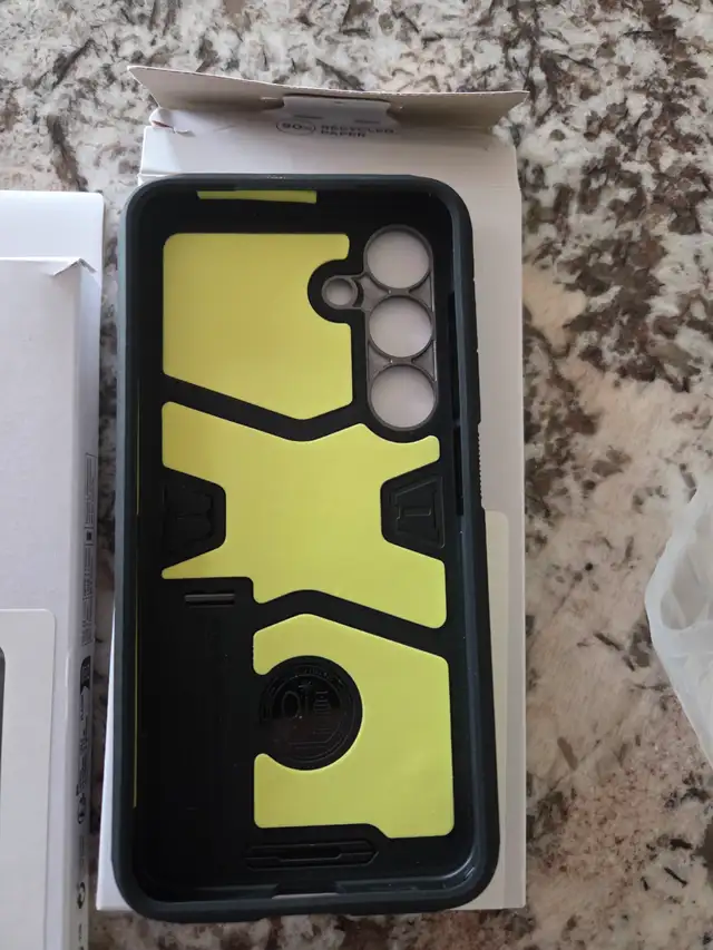 Samsung S24 Case For Sale in Cell Phone Accessories in Stratford - Image 3