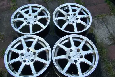 4 mags fast 5x114.3 15 po mazda ,huyndai ,honda toyota, kia , scion et autres 4 mags rims fast 15 po...