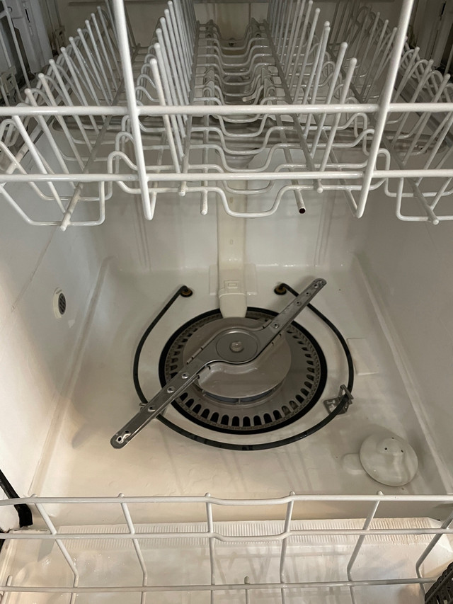 Dishwasher in Dishwashers in Kingston - Image 3