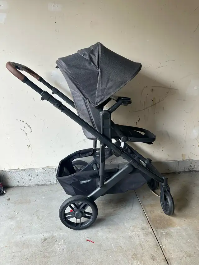 uppa baby Cruz V2 in Strollers, Carriers & Car Seats in St. Catharines - Image 3