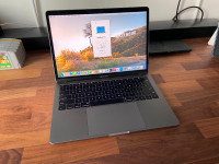 2017 Macbook Pro 13" i7 16GB Ram 512GB SSD 61 Cycle Count