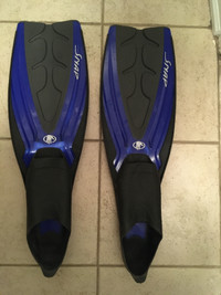 Swimming flippers for Men Snap Brand Size 12-13 XL