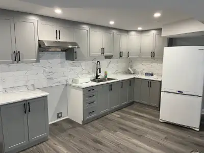 - NO parking - 2 bedrooms - 1 bathroom - recently renovated - preferred female students or working p...