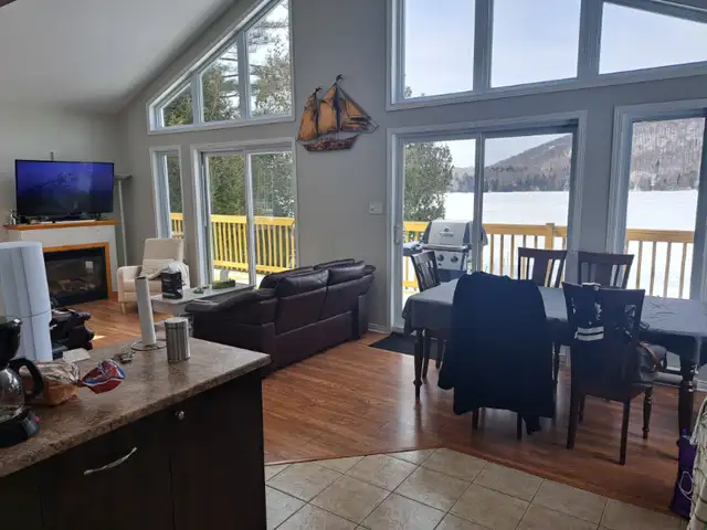 Chalet a louer bord de l'eau in Quebec in Canada - Image 4