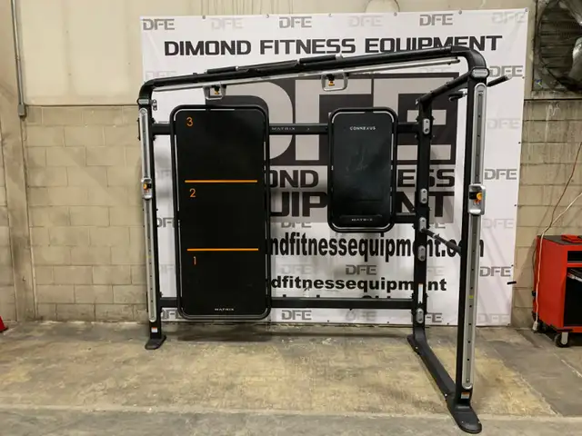 3 Matrix Connexus Perimeter commercial fitness units in Exercise Equipment in Edmonton - Image 4