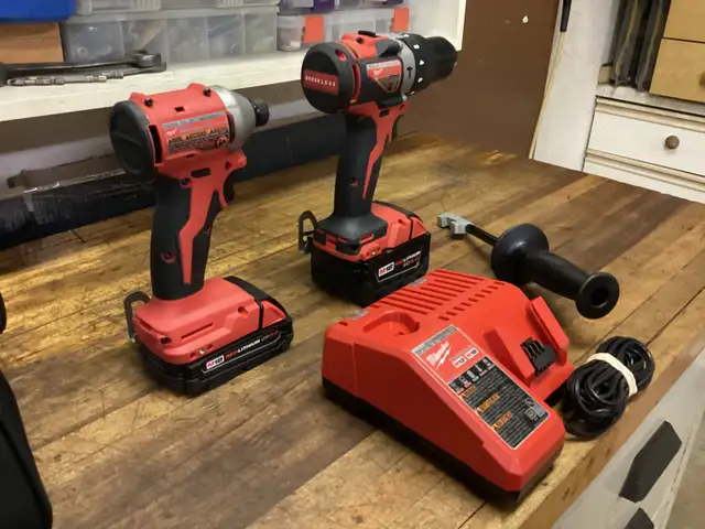 MILWAUKEE M18 BRUSHLESS IMPACT DRIVER and 1/2” HAMMER DRILL KIT in Power Tools in Barrie - Image 9