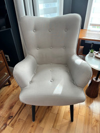 Chaise / fauteuil 1 place gris pâle capitonné