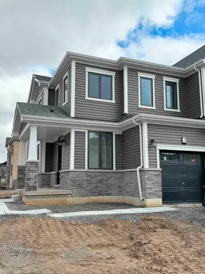 End-unit CORNER 3 Bed - 2-Storey Townhouse for Rent in Niagara