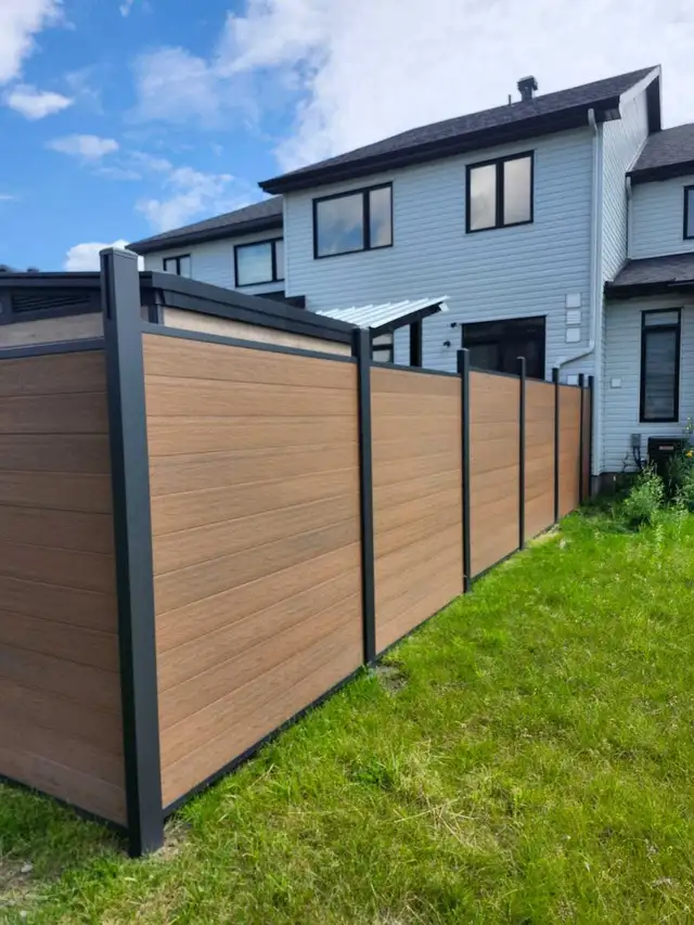 Fence Installation in Fence, Deck, Railing & Siding in Ottawa - Image 3