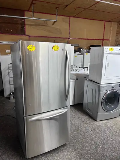 Fridge Kenmore bottom freezer, %100 working 30 Days War, View more