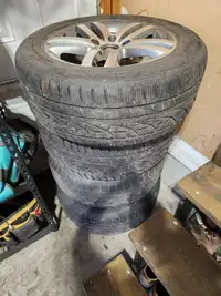 Set of 4 Hankook tires on rims