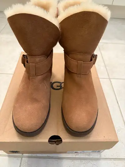 New Size 7 Ugg winter boots, View more