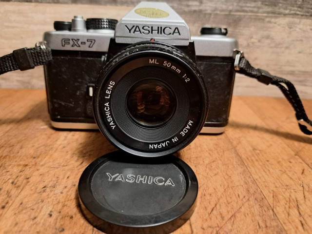 YASHICA FX-7 35mm Camera with 50mm F/2 MD lens dans Appareils photo et caméras  à Ville de Montréal - Image 2