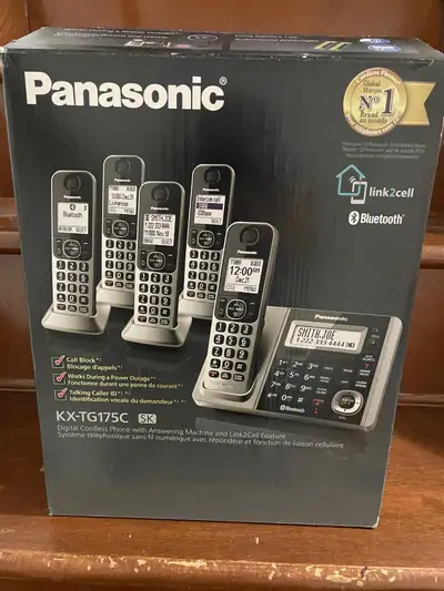 Amazing condition like new / used only a couple of months Purchased for $200.00 + taxes Caller ID -...