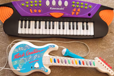 Kawasaki Music Keyboard Piano $40 . Vintage 1988 TANDY Electronic Rock Guitar RADIO SHACK $35. Both...