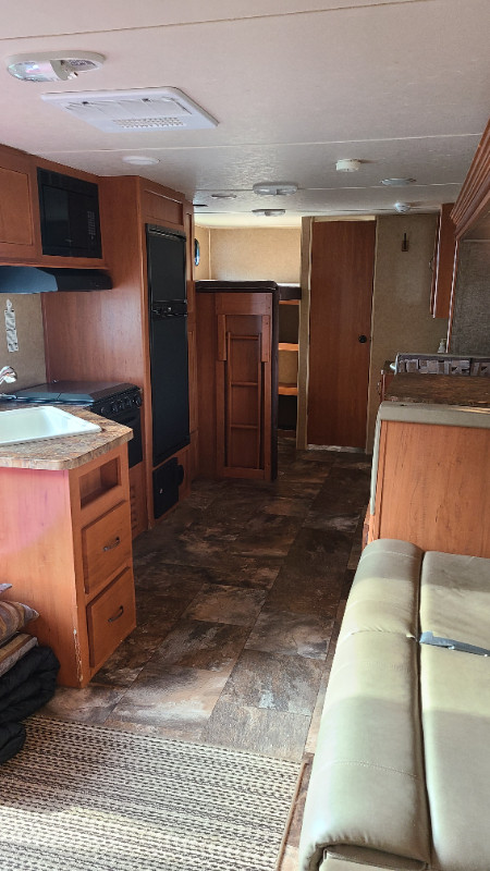 2015 Forest River Grey Wolf RV Camper in Travel Trailers & Campers in Oshawa / Durham Region - Image 2
