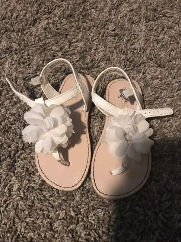 Many Girls Shoes (sizes 2 - 9) in Kids & Youth in Cambridge - Image 2