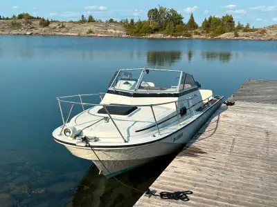 Boston Whaler Revenge, View more