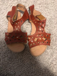 Sandals size 3 children