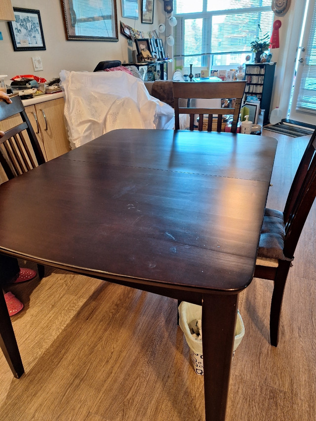 DINNER TABLE AND 4 CHAIRS in Dining Tables & Sets in Richmond - Image 2