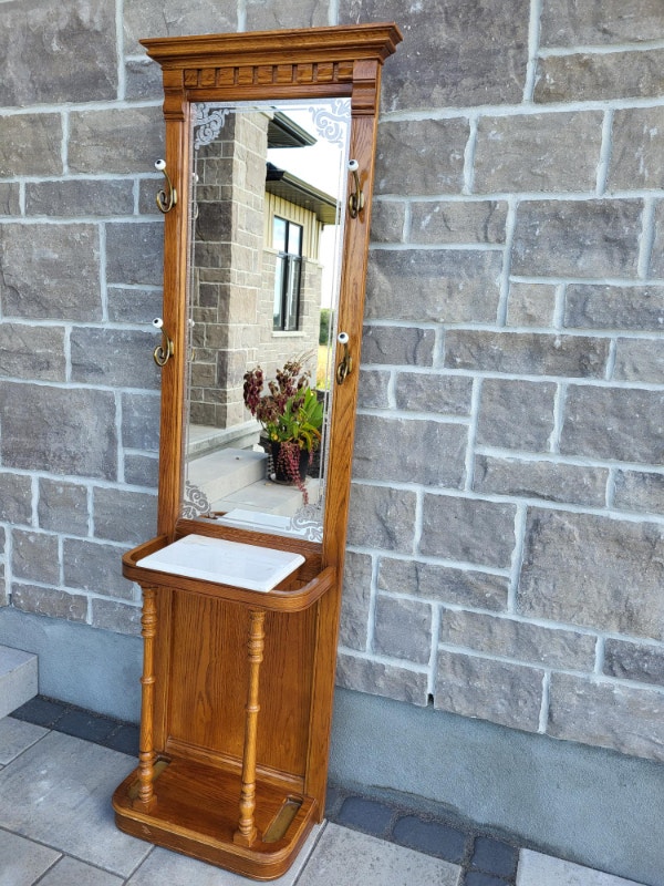 Vintage Pulaski Oak Wood Hall Tree Stand Bookcases & Shelving Units