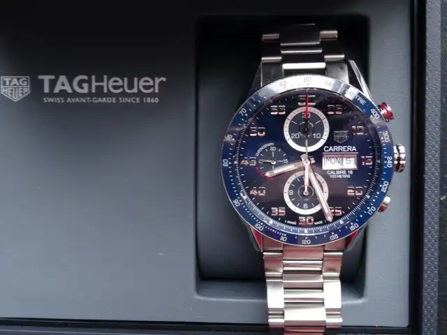 TAG HEUER BLEU CARRERA CALIBRE 16 in Jewellery & Watches in City of Montréal - Image 3