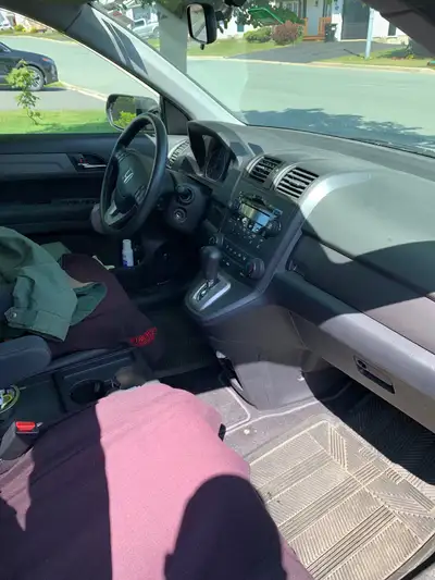 2007 HONDA CR-V, 177 Kms. It’s in EXCELLENT condition. NO WINTER DRIVING . New tires about 8000 Kms...