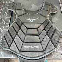 Mizuno Samurai catcher's chest protector 