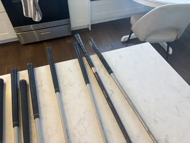 women’s left handed golf clubs and bag  in Golf in Guelph - Image 6