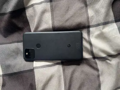 Google pixel 5 ,comes with its case, used but in good condition. Accepting price offers