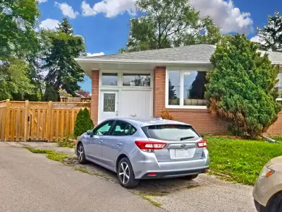 3Bed +1Bath House $2700 /mo Newmarket
