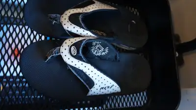 REEF THONG SANDALS, View more