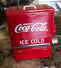 CocaCola Toothpick Dispenser and soda fountain design tin.
