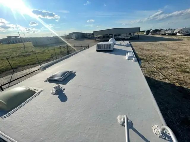 FREE roof inspection of your trailer and RV in Travel Trailers & Campers in West Island - Image 5