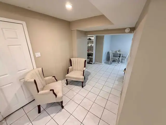 Room available to share (girls only)