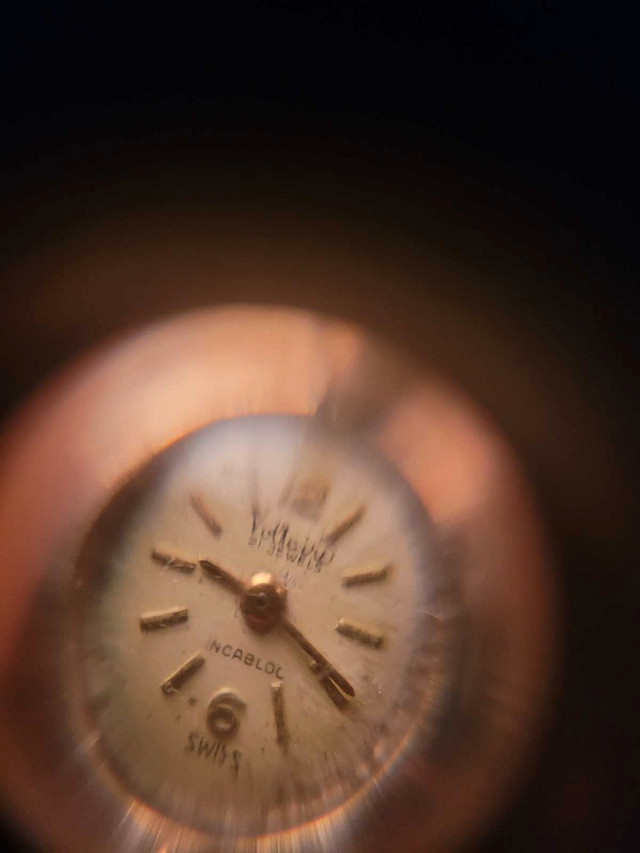 Montre vintage suisse femme dans Bijoux et montres  à Longueuil/Rive Sud - Image 4