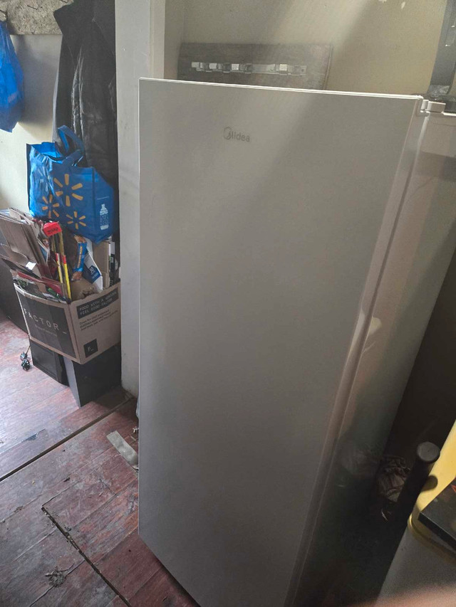 Upright freezer 4 sale.  New in Freezers in Napanee - Image 3