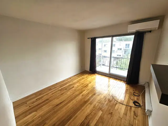3½ for Rent, Cadillac Metro