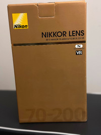 Nikon 70 200 FL 2.8 ED VR lens - Like New