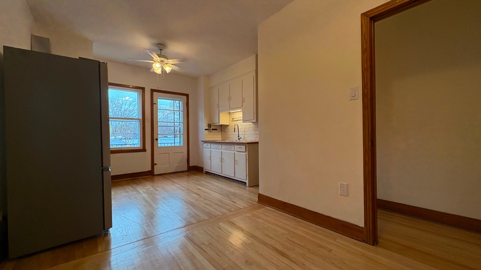 4½ à louer / for rent - Métro Frontenac-Ville-Marie/Centre-Sud — photo 3
