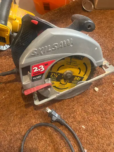 Works fine, corded saw