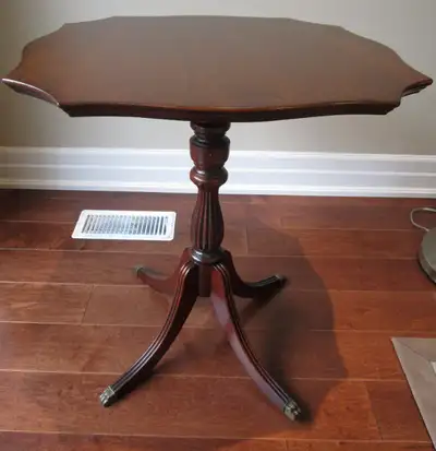 PLEASE BE AWARE OF SIZE BEFORE REPLYING. PRICE IS FIRM AND WILL NOT BE LOWERED. This walnut side tab...