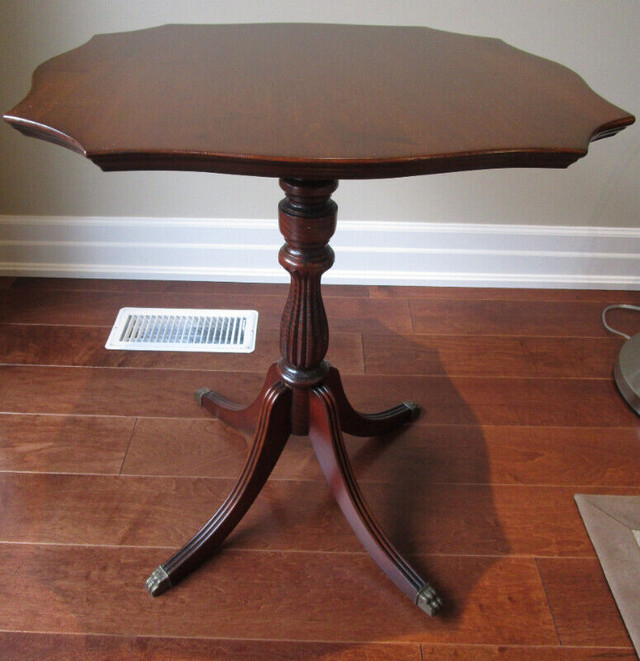 1930'S SOLID WALNUT PEDESTAL SIDE TABLE in Other Tables in Hamilton