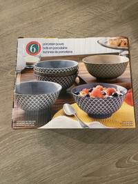 Set of 6 Porcelain Bowls - BRAND NEW