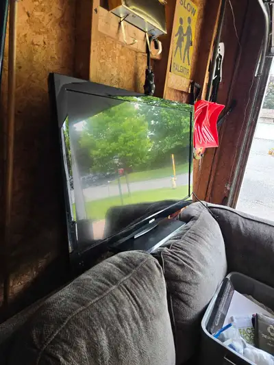 It works obo just sits in the garage
