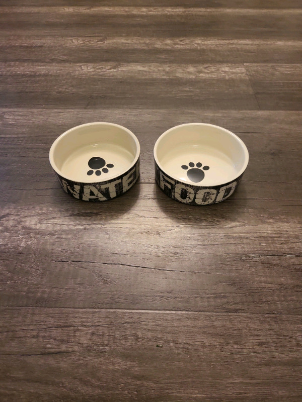 Pet Feeding Bowls - Stoneware and Non-Slip Mat in Accessories in Kamloops - Image 2