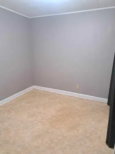1 bedroom is available in 4 bedroom house from September 1st