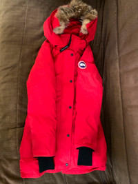 Canada Goose Trillium Parka (red, XS)