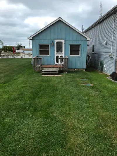 Welcome To Bugsy's- 2025 Season Bugsy's Cottage named after our late father Kenny "Bugsy" Smith. We...