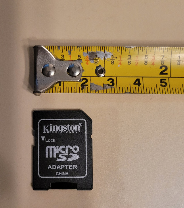Micro SD Card Adapter in Other in City of Montréal - Image 2